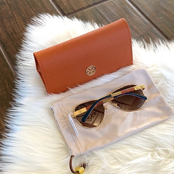 🆕 Tory Burch Sunglasses - Picture 3 of 9